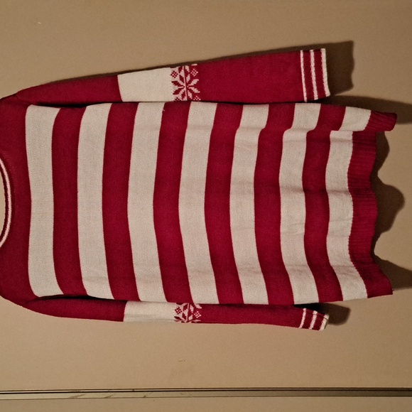 NWOT. Red And White Crew Neck Christmas Sweater with Playful Penguin Design. 3X. - Picture 9 of 9